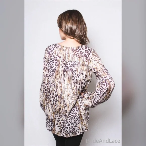 🆕 Long Sleeve Laced Up Leopard Printed Top with Lining - Picture 4 of 6